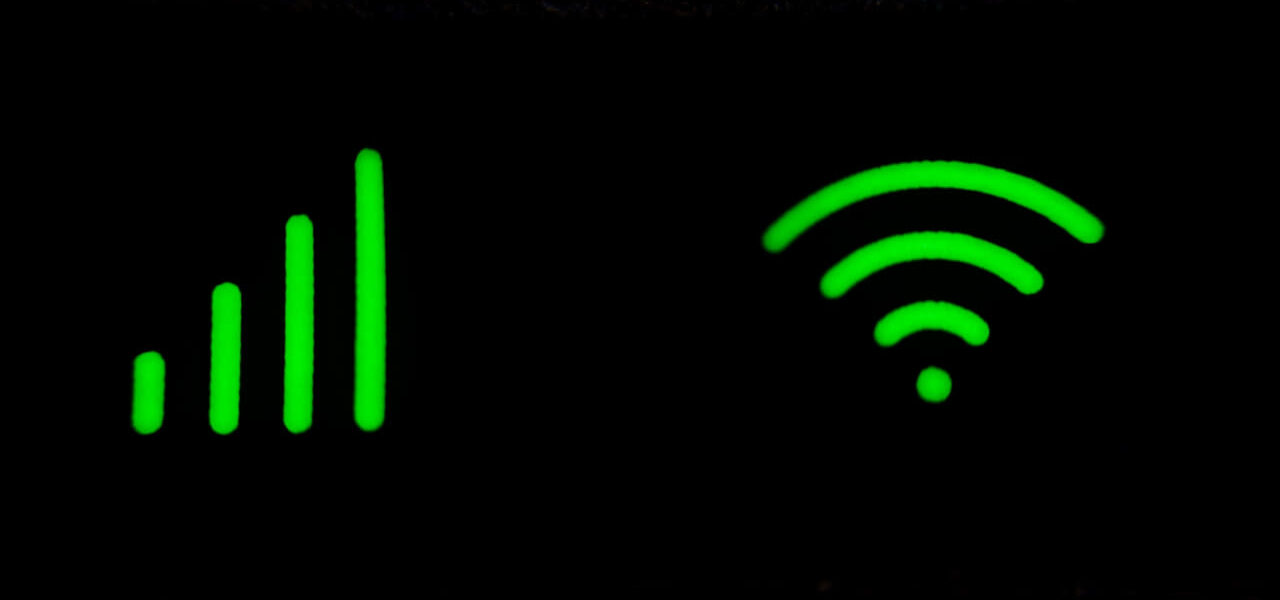 Boosting Connectivity: Extenders vs. Mesh Networks